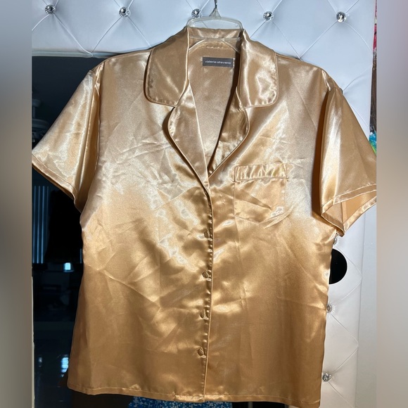 Valerie Stevens Other - Valerie Stevens Gold Short Sleeve Button Down Sleep/Pajama Top Size S